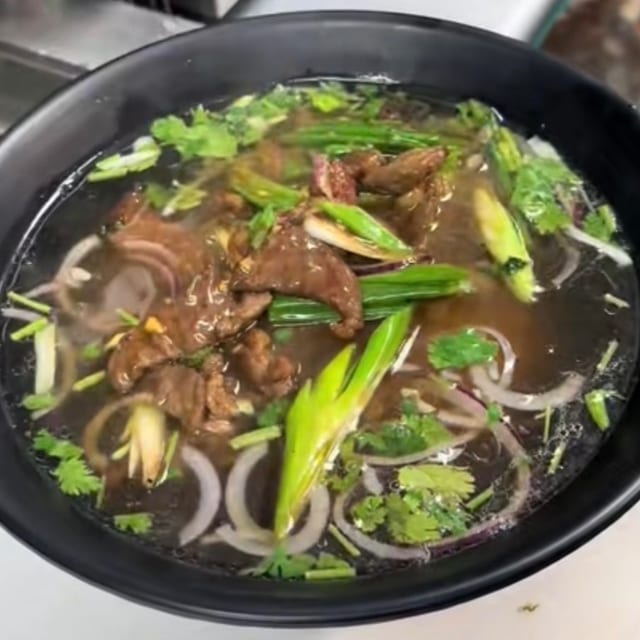 P10. Stir-Fried Ribeye Pho.